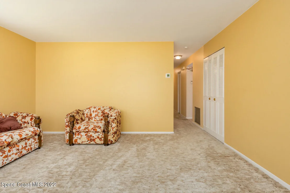 Photo of 2205 Lakeview Drive