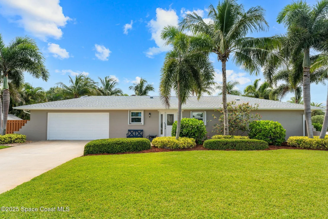 Photo of 565 Solitaire Palm Drive