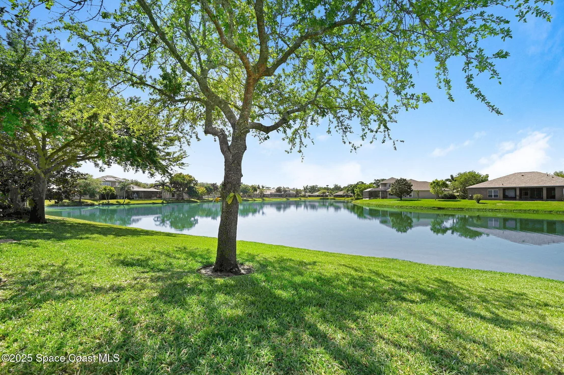 Photo of 2074 Botanica Circle