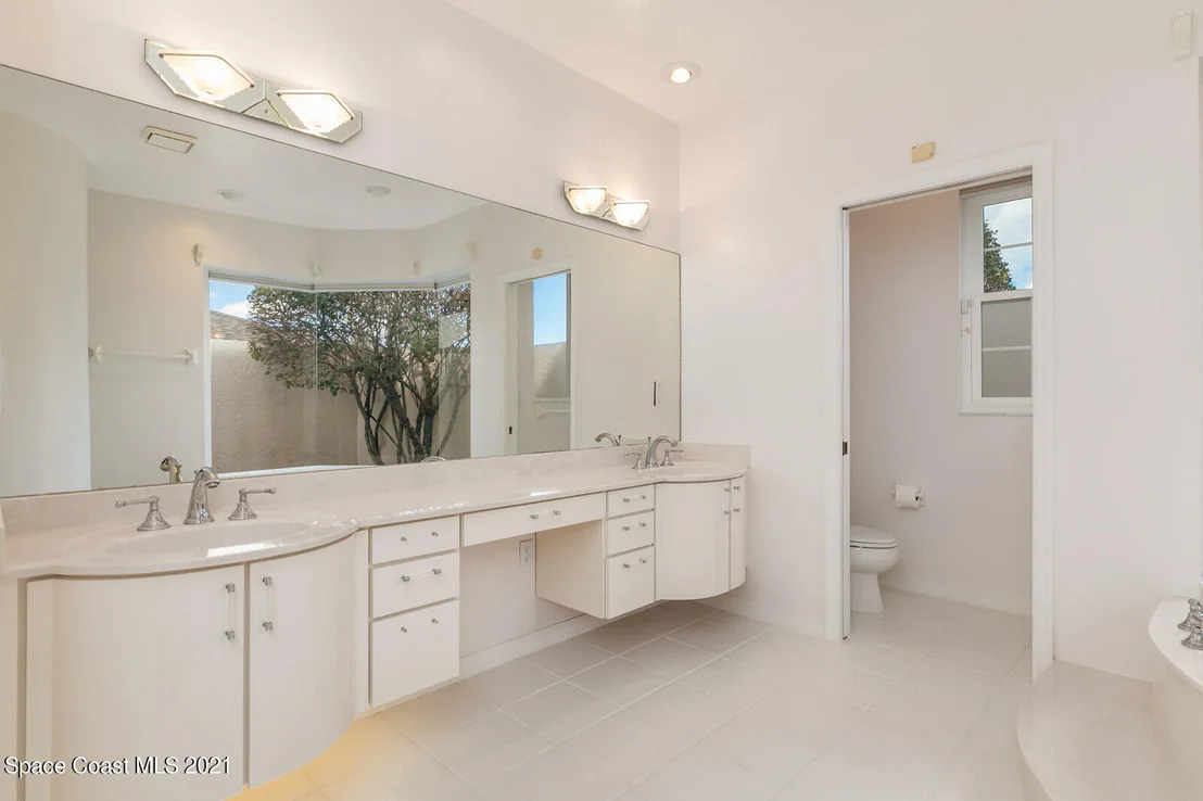 Photo of 476 Kimberly Drive