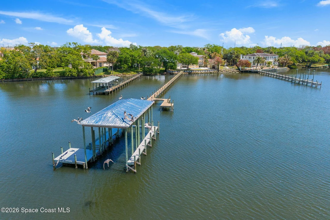 Photo of 1000 N Riverside Drive