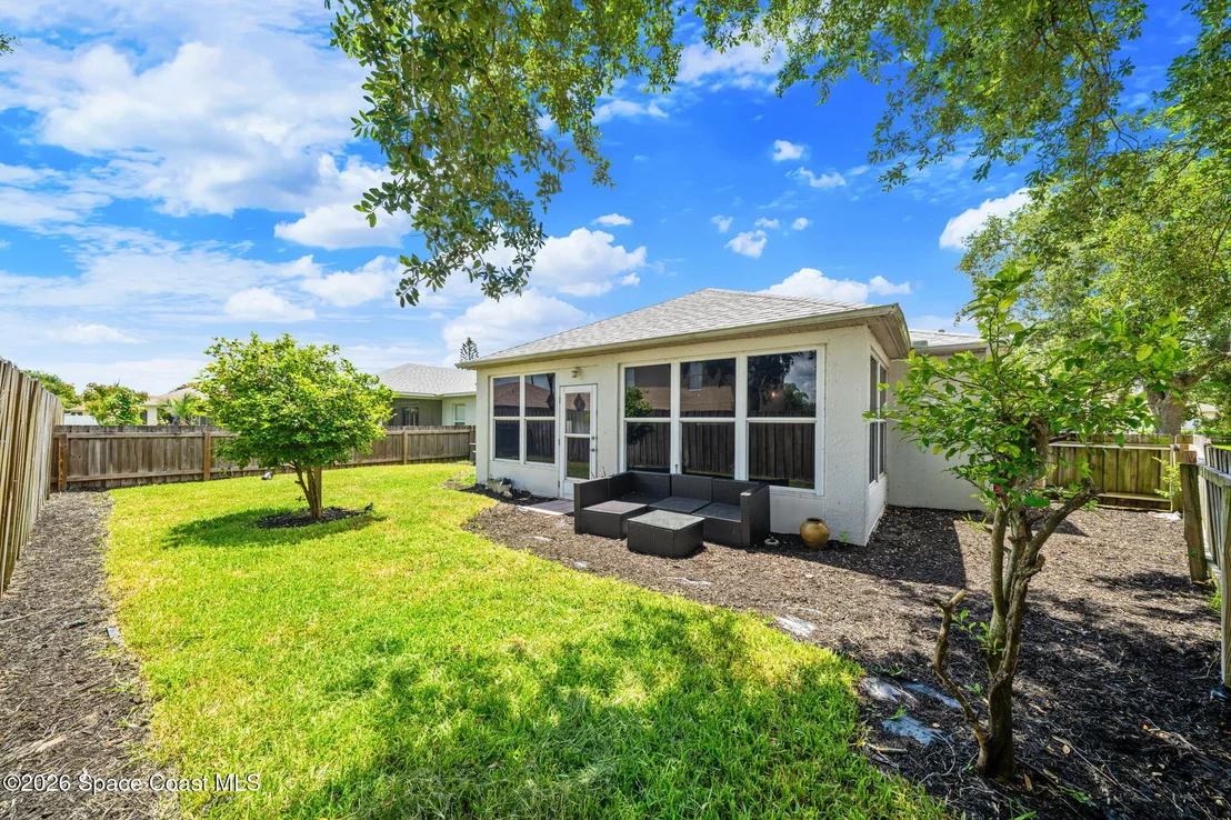 Photo of 1272 White Oak Circle