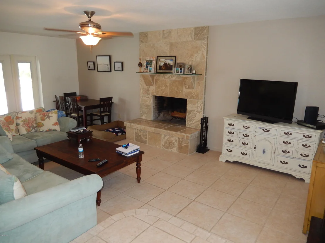 Photo of 327 Nikomas Way