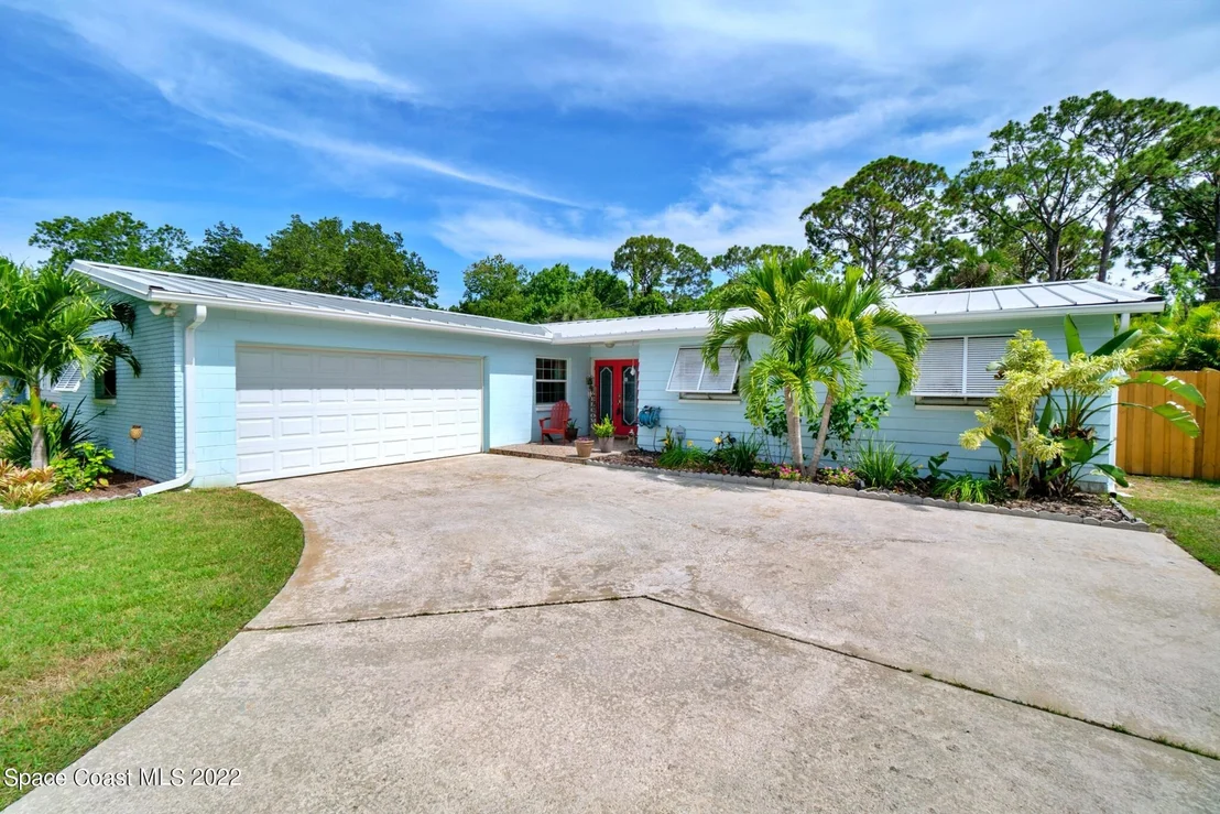 Photo of 130 Oakledge Drive