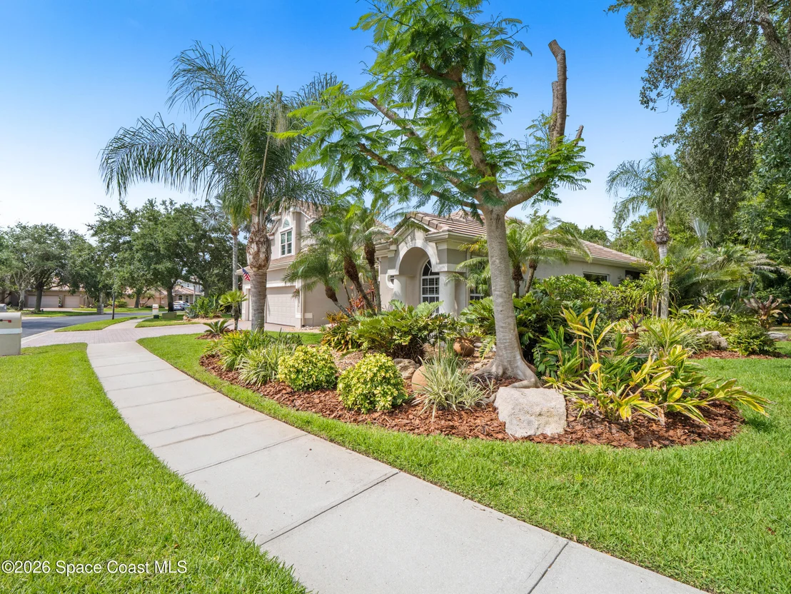 Photo of 992 Balmoral Way