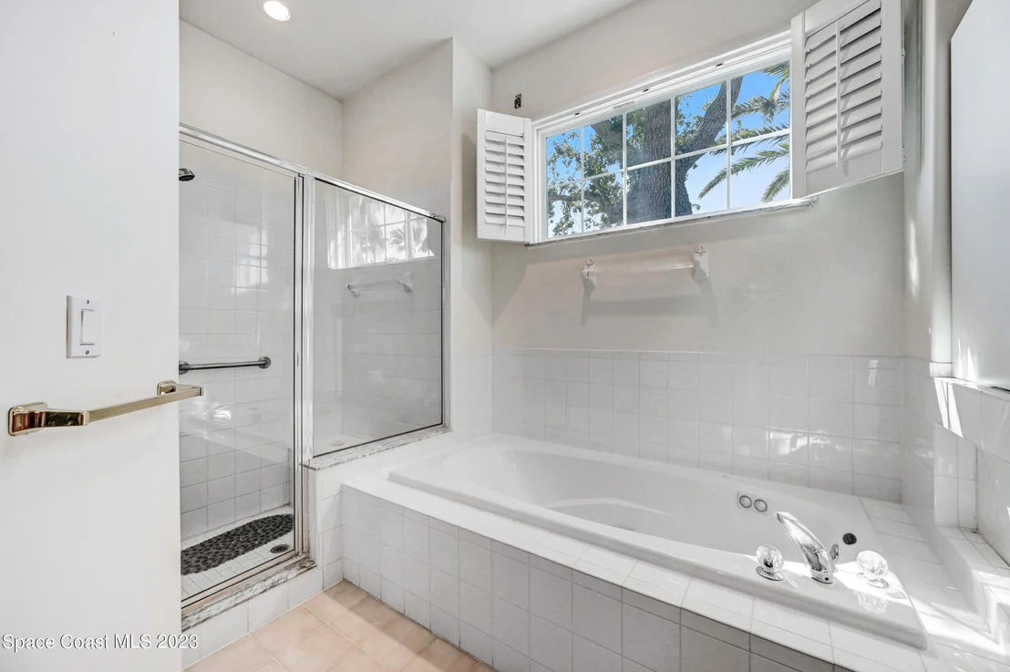 Photo of 954 Somerset Lane