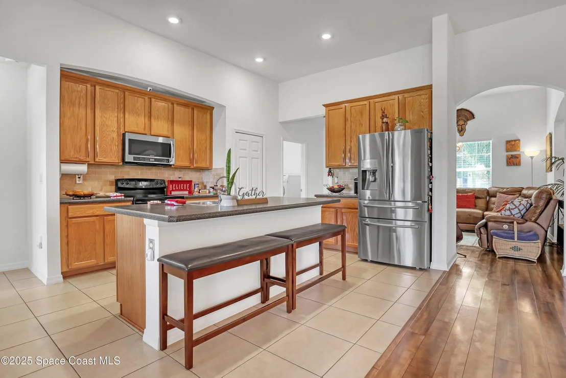Photo of 1121 Morgan Circle NE