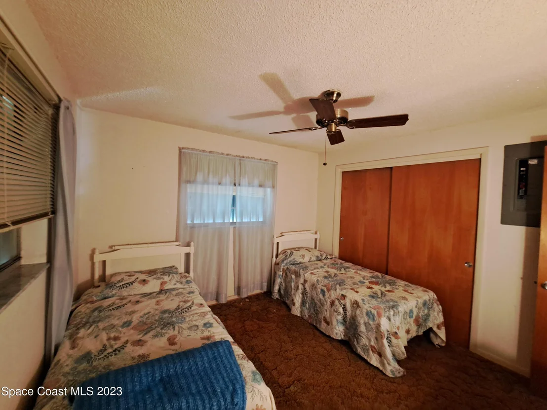 Photo of 925 Gulfstream Avenue