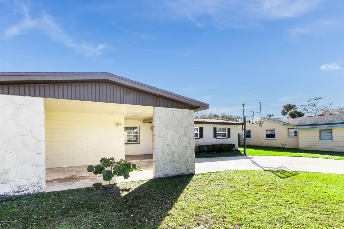 Photo of 1083 Coronado Drive