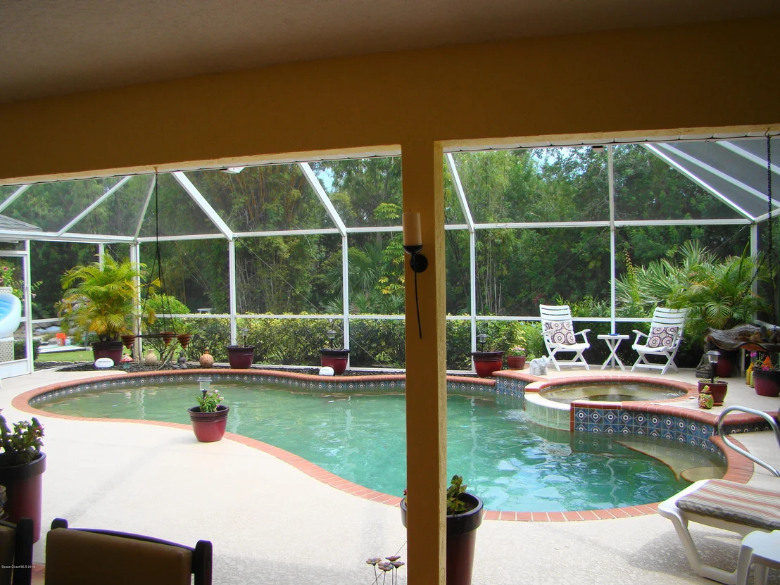 Photo of 4485 Canard Road