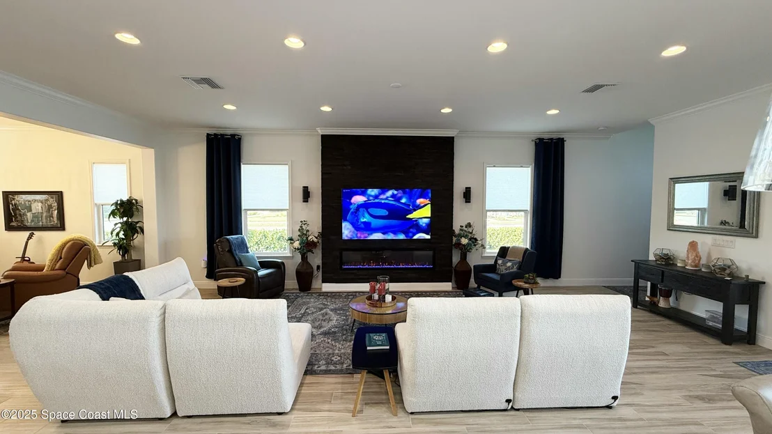 Photo of 8105 Lyside Drive