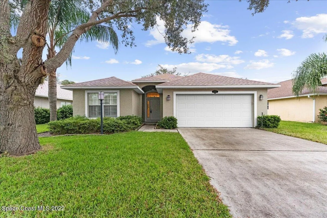 Photo of 840 Tavernier Circle NE