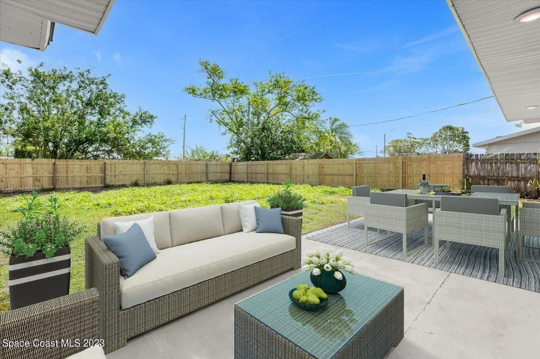 Photo of 814 Angle Street NE