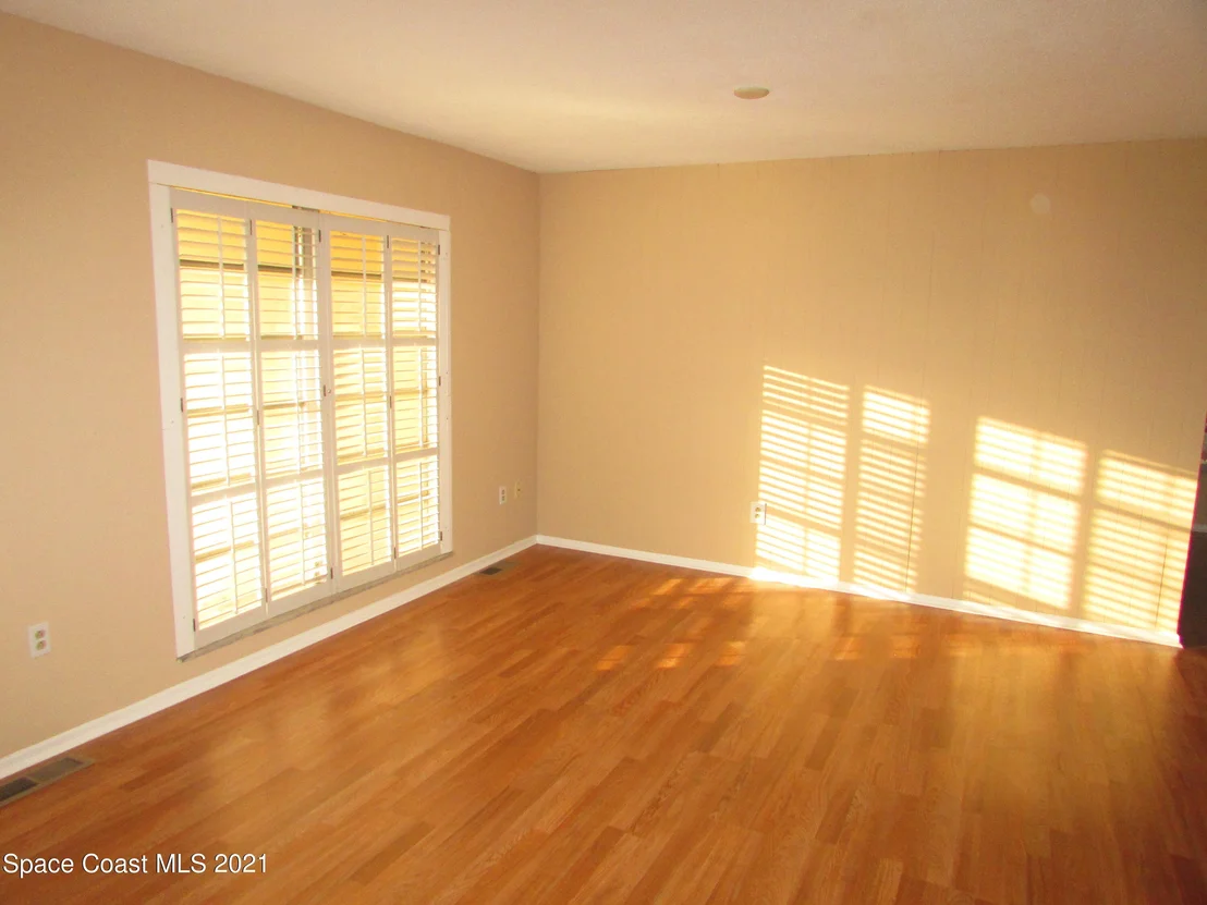 Photo of 1229 Wild Rose Drive NE