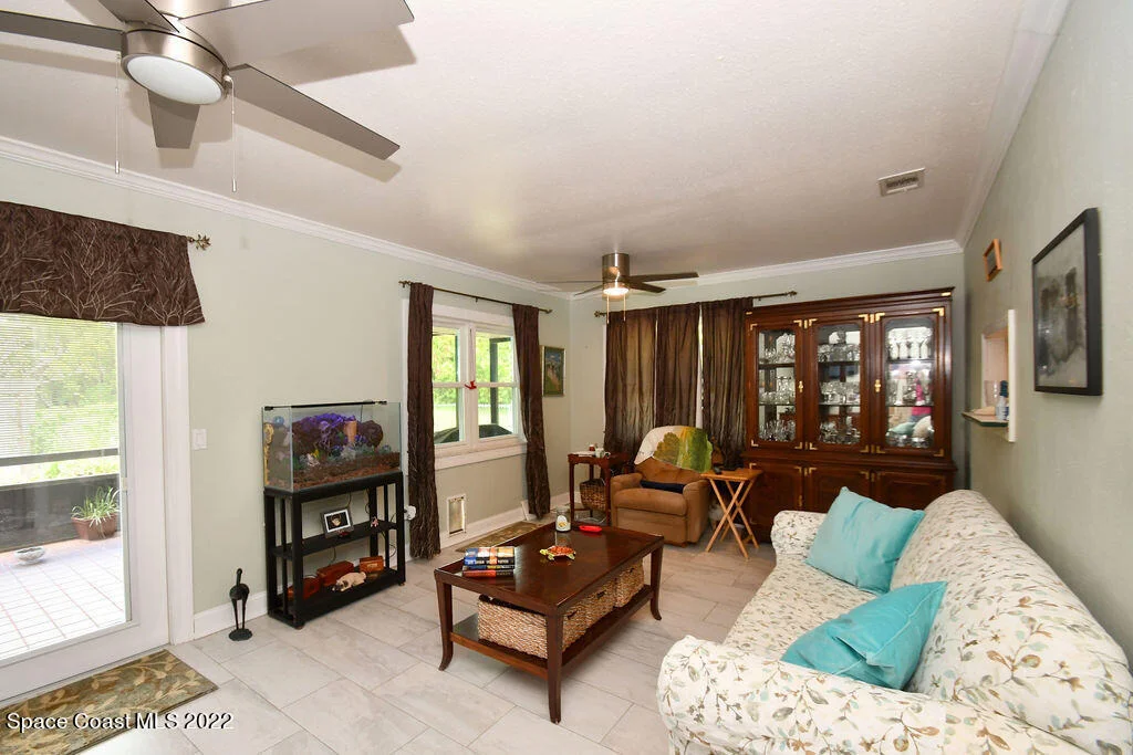 Photo of 1241 Riviera Drive NE