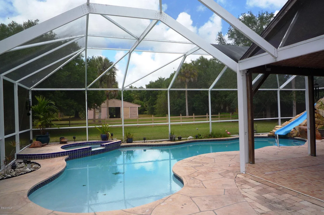 Photo of 3330 Aurora Road