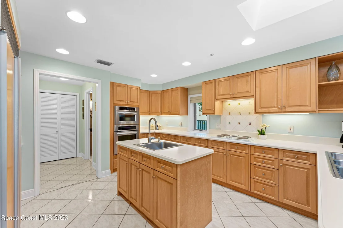 Photo of 751 Malibu Lane