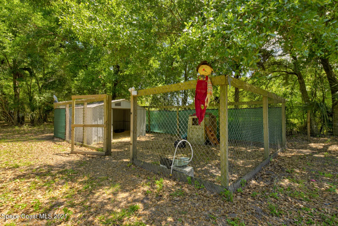 Photo of 6135 Dixie Way