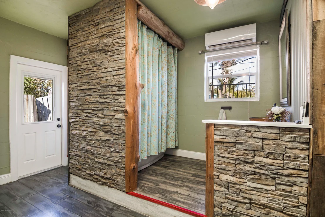 Photo of 141 SE 3rd Street