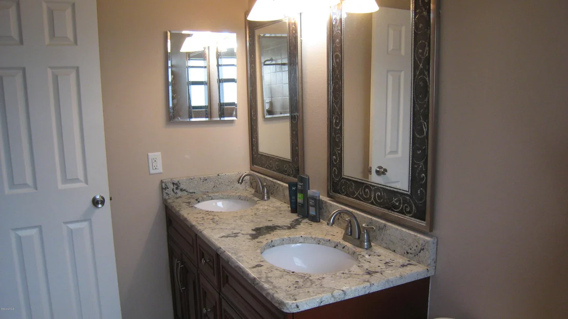 Photo of 883 Yorktowne Drive