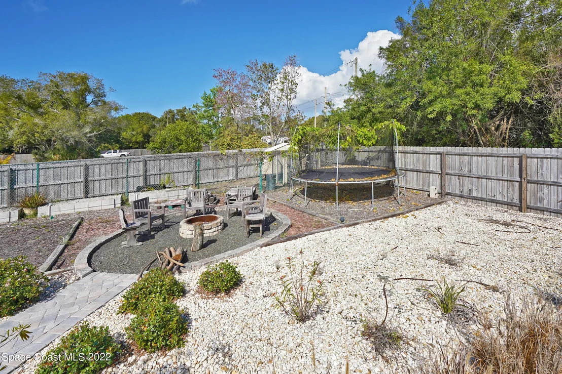 Photo of 1814 Oak Drive N