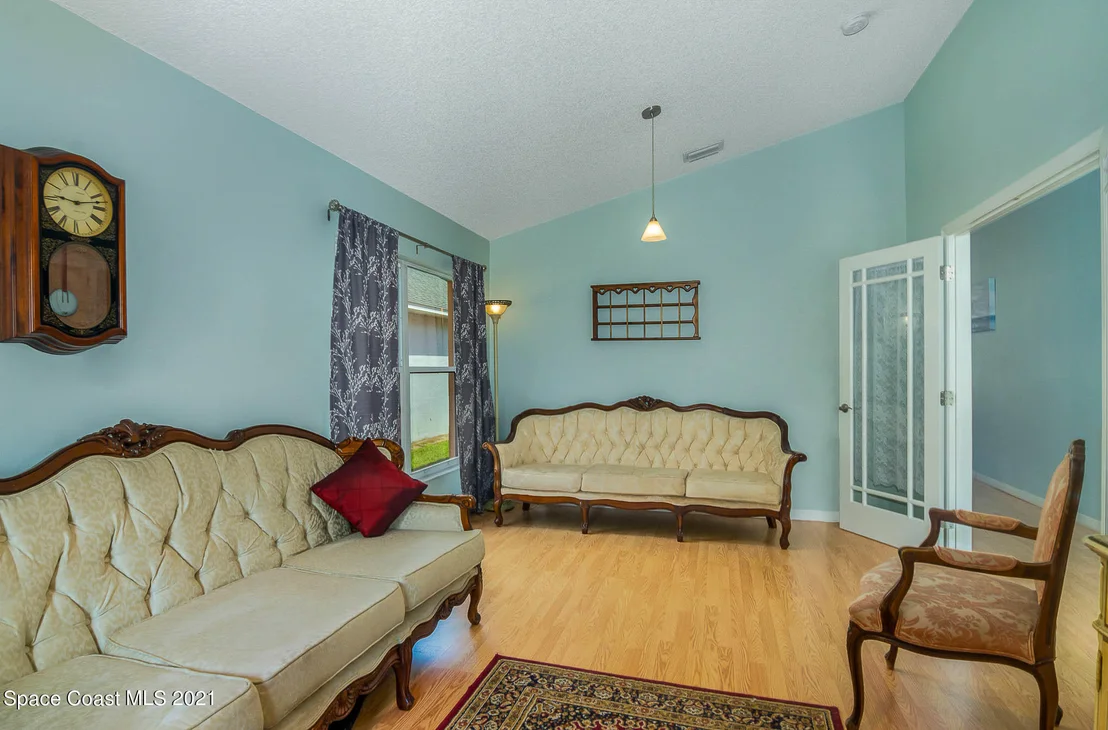 Photo of 892 Shaw Circle