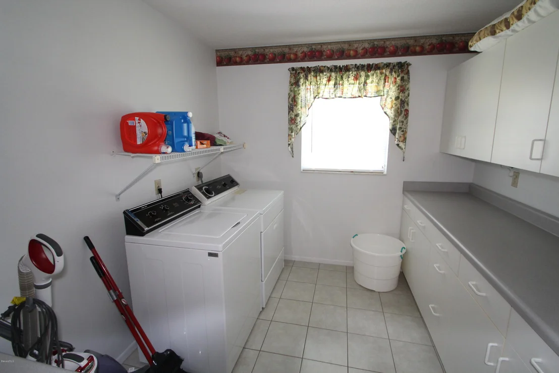 Photo of 2700 FOREST Drive