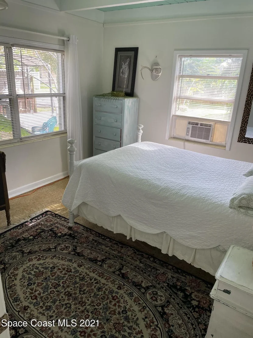 Photo of 1631 Old Colonial Way