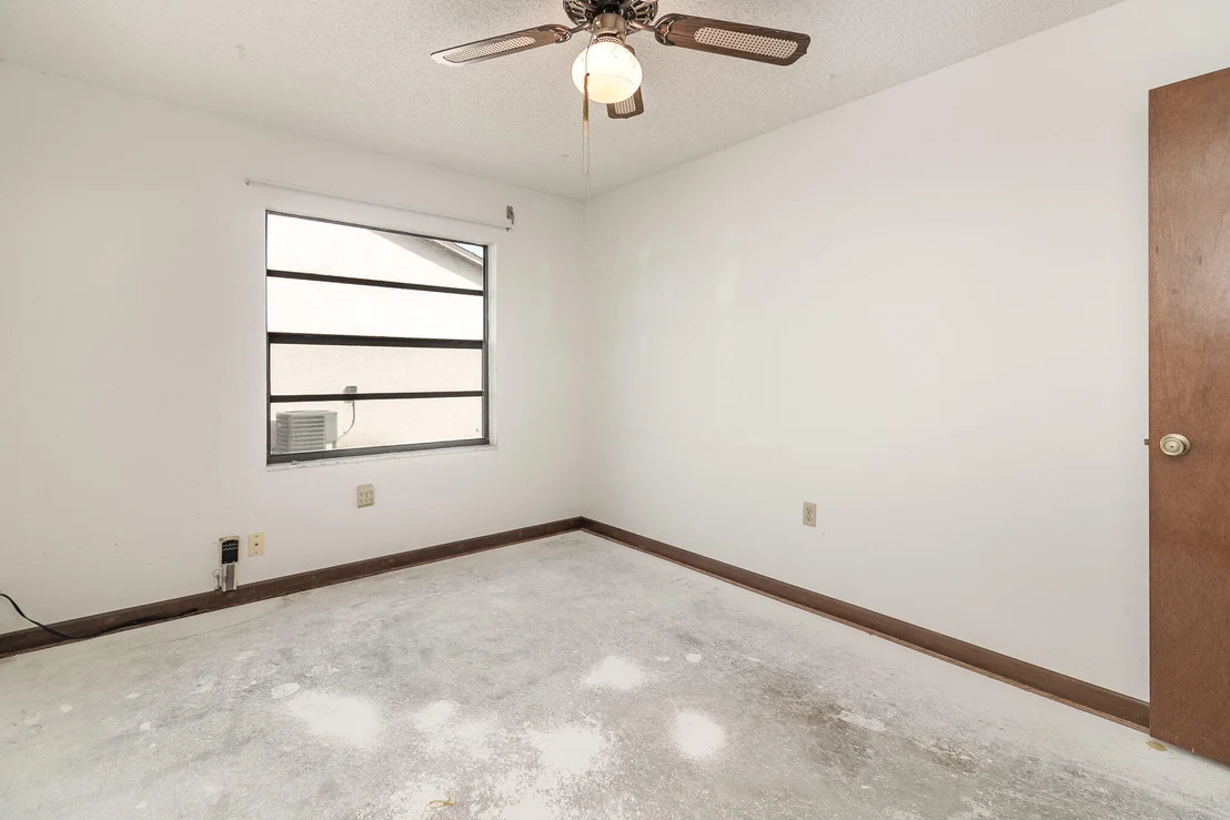 Photo of 137 Cinnamon Lake Circle