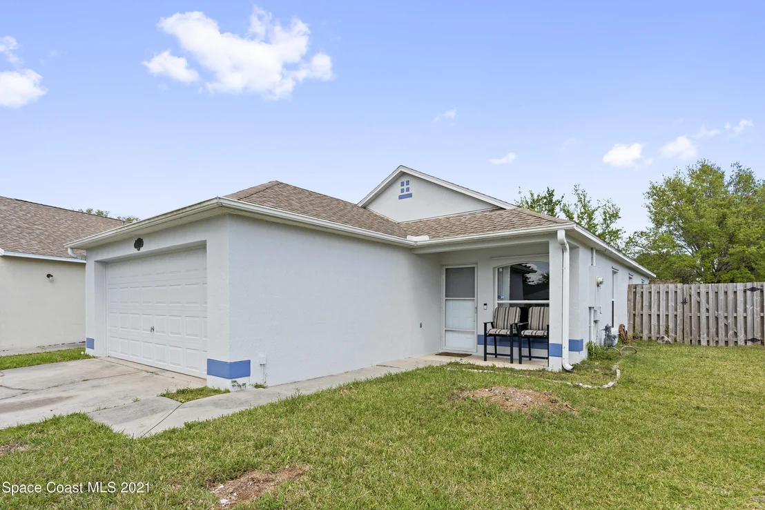 Photo of 2852 Maderia Circle