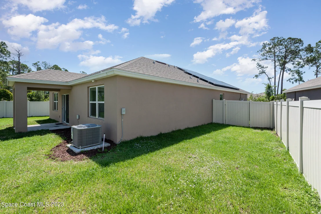 Photo of 620 Forest Trace Circle