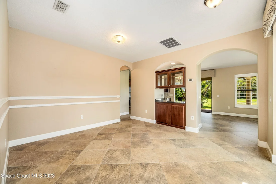 Photo of 609 Monterey Drive