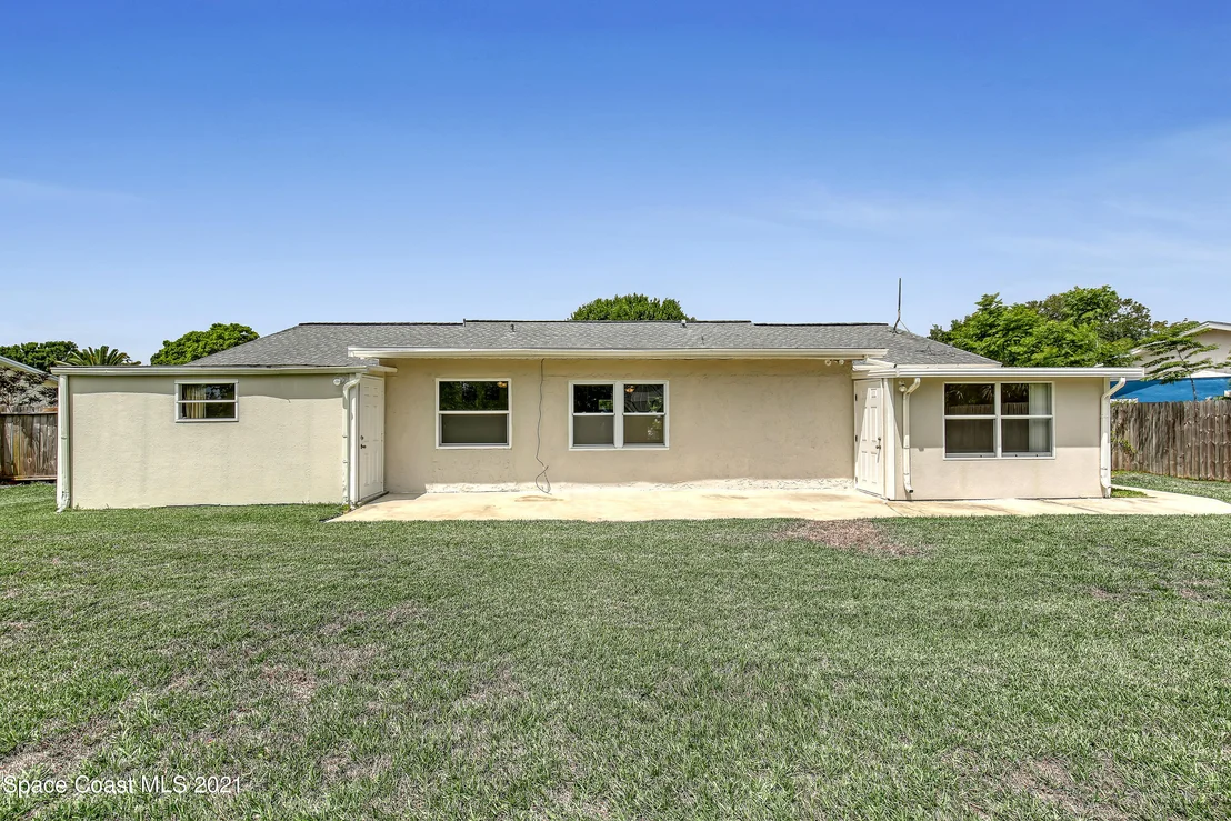 Photo of 1415 Cindy Circle NE