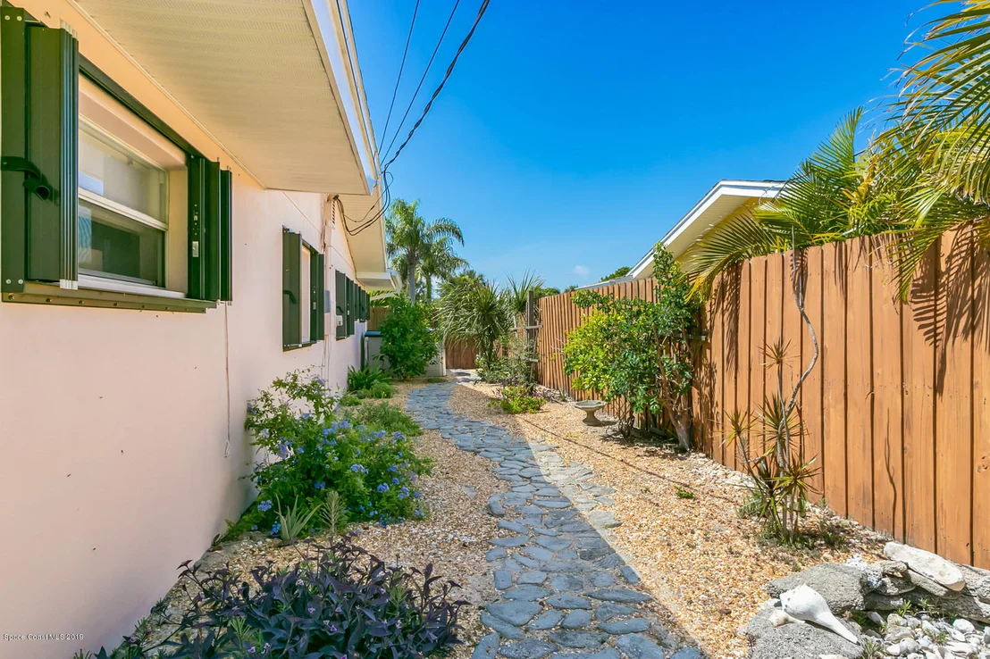 Photo of 360 Hamlin Avenue