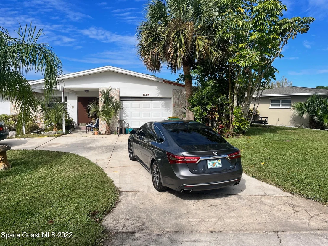 Photo of 818 Cardinal Road