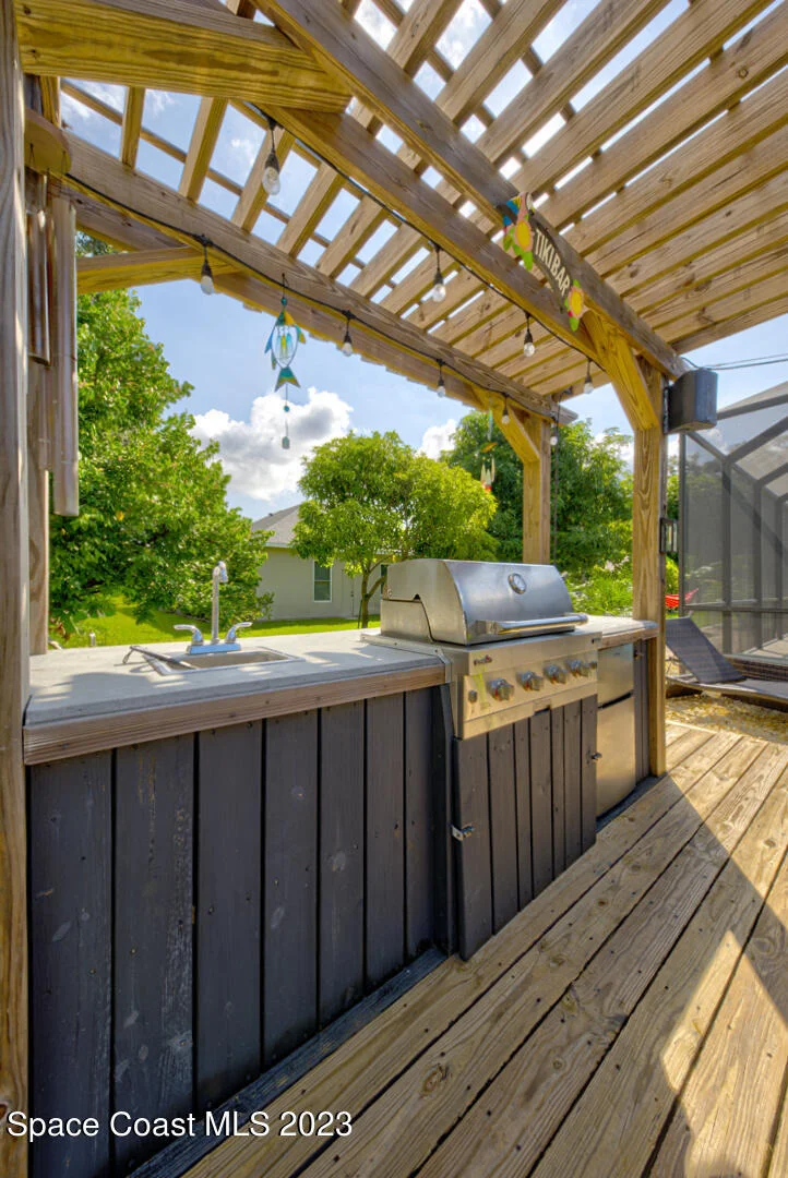 Photo of 1061 Meadowbrook Road NE