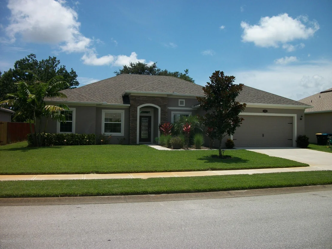 Photo of 1106 Morgan Circle NE