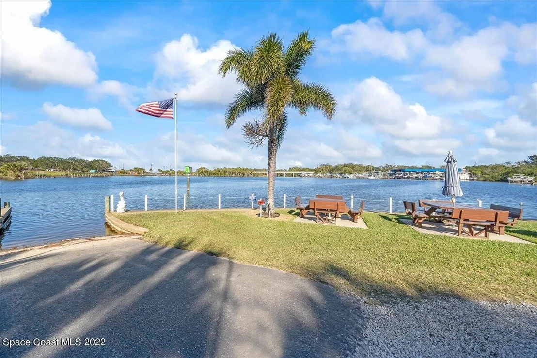 Photo of 3061 Indian River Drive NE
