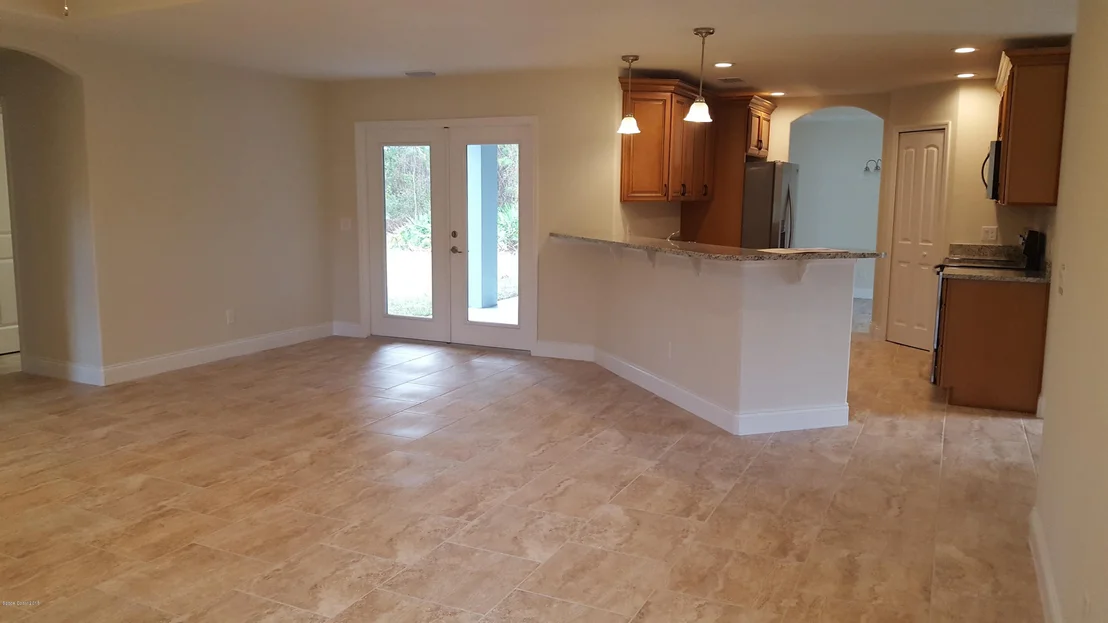 Photo of 1111 Commerce Road SE