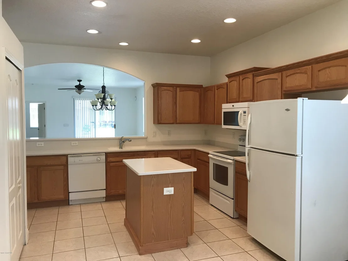 Photo of 302 Waterside Circle