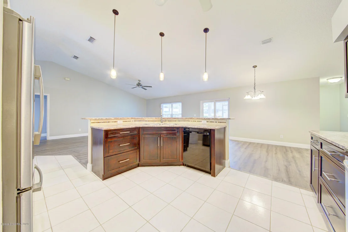 Photo of 6480 Adrian Street