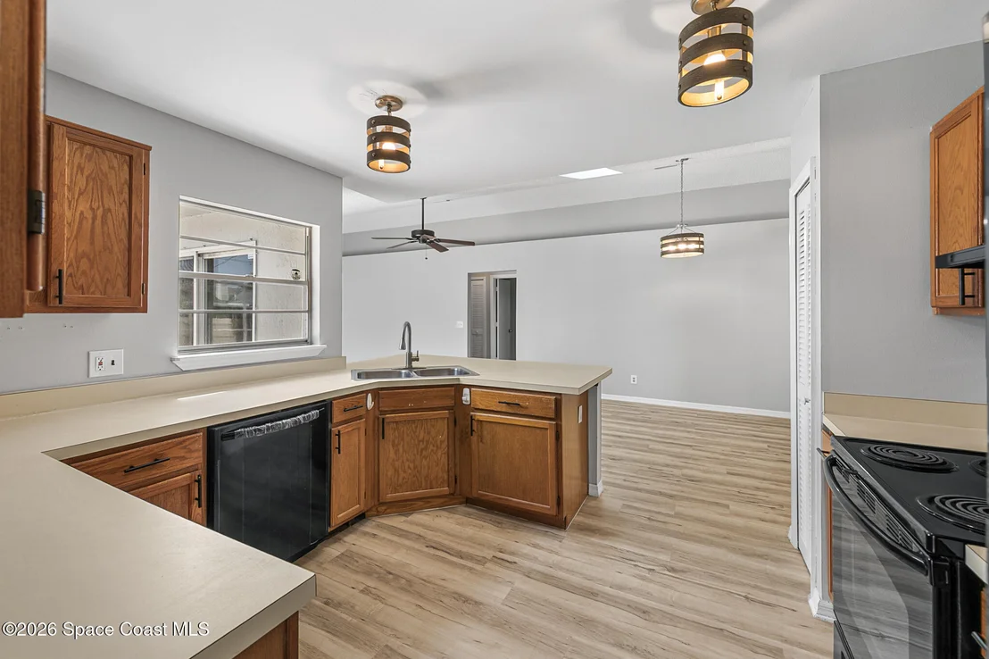 Photo of 220 Lanack Road SE