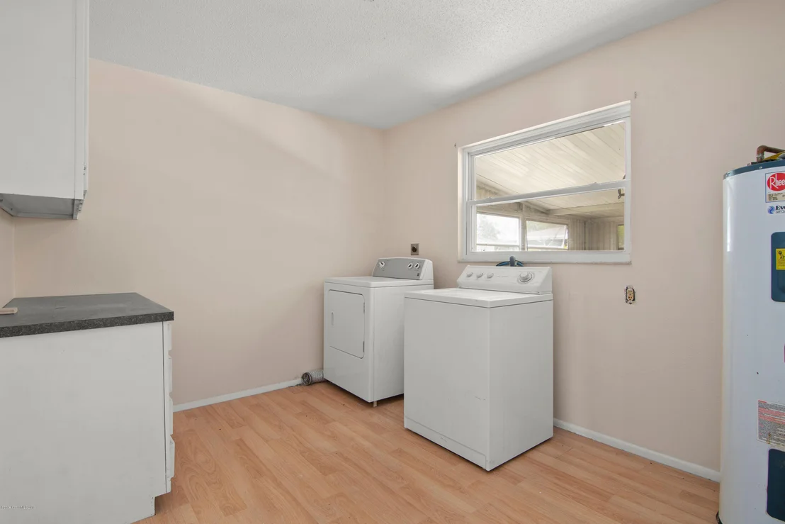 Photo of 847 Angle Street NE