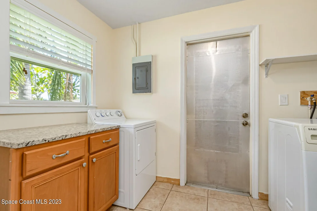 Photo of 581 Clarke Avenue