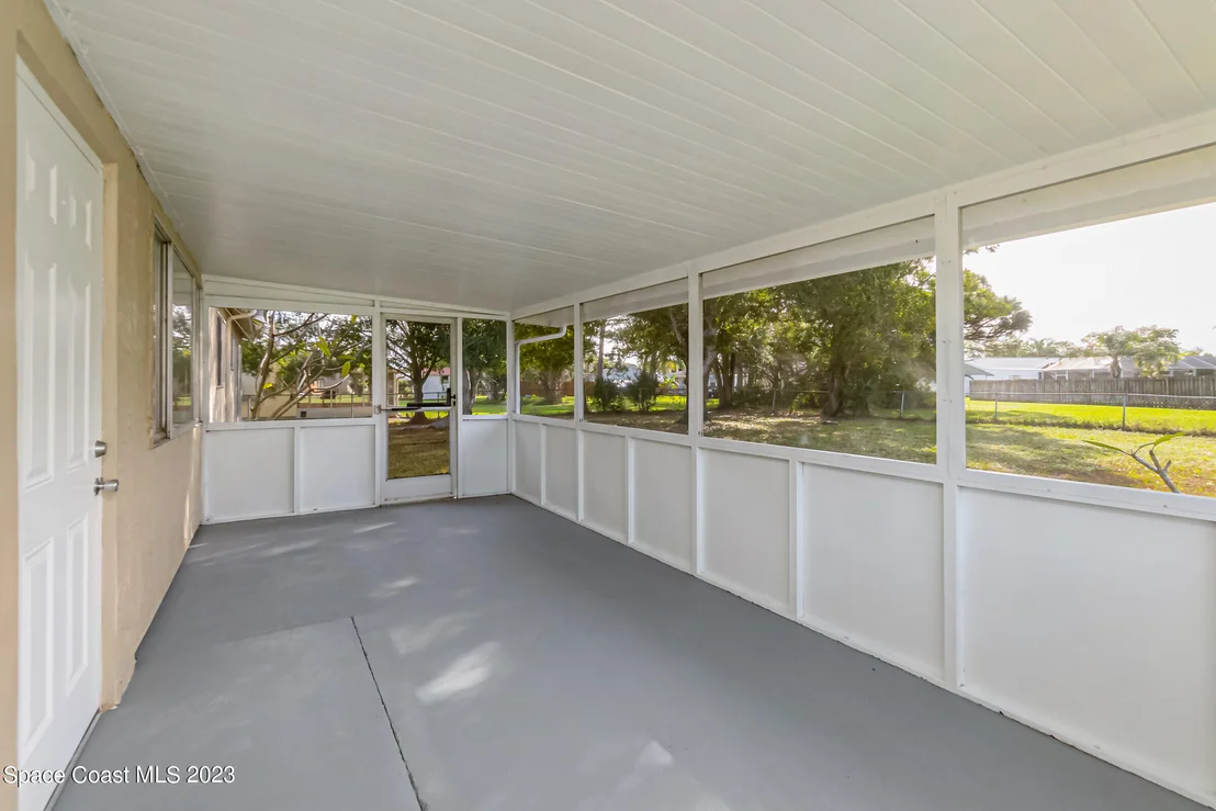 Photo of 1384 Ethel Circle NE