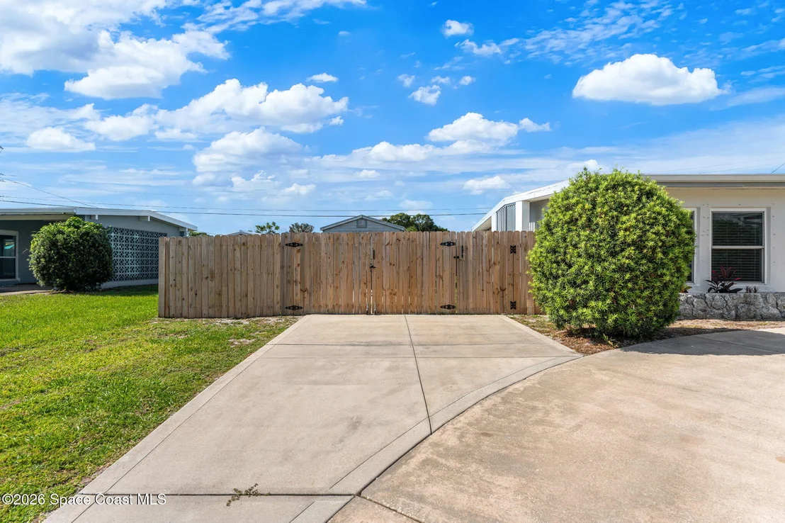 Photo of 1055 Daytona Drive NE