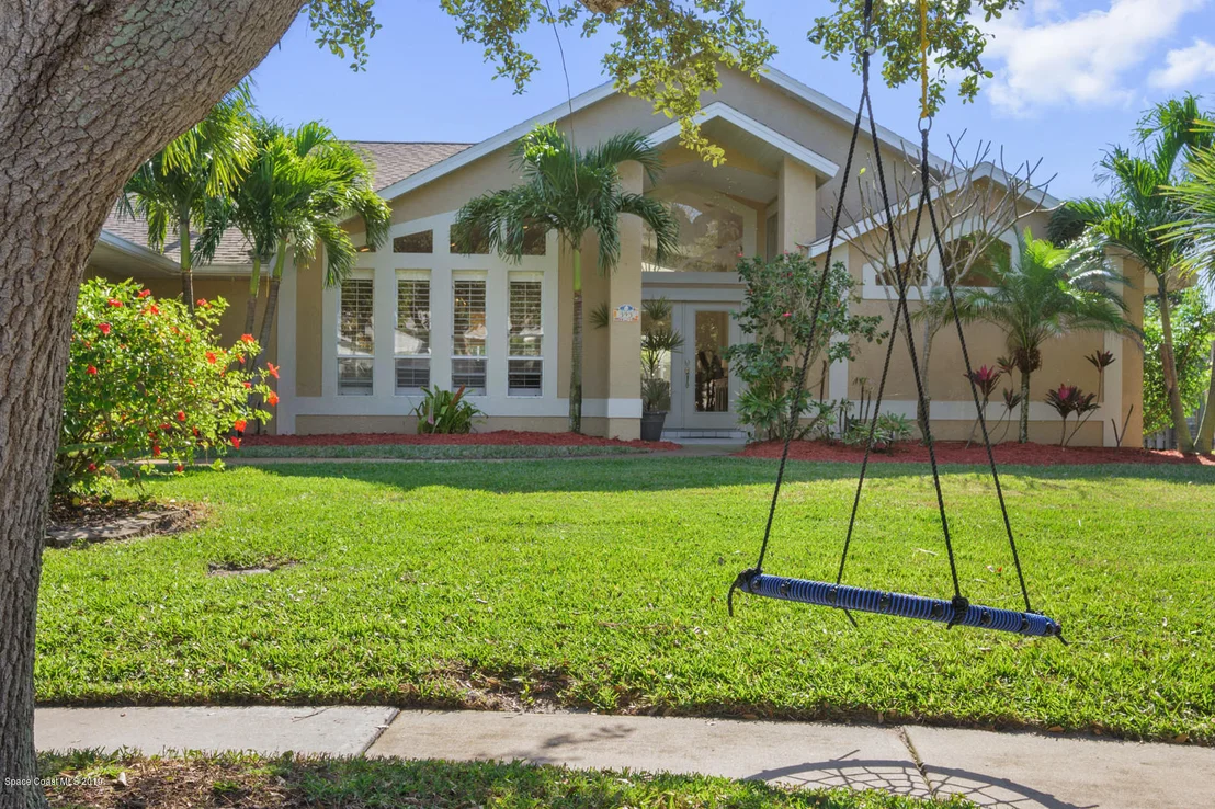 Photo of 393 Peregrine Drive