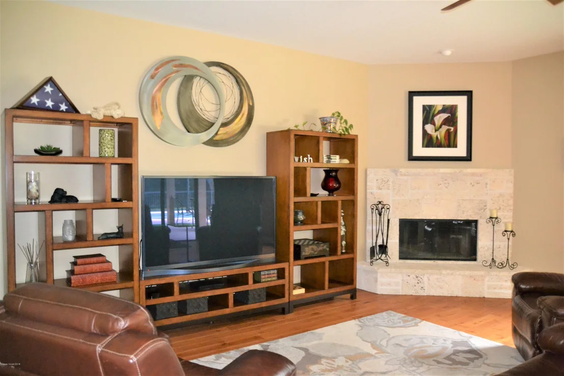 Photo of 2455 Woods Lane