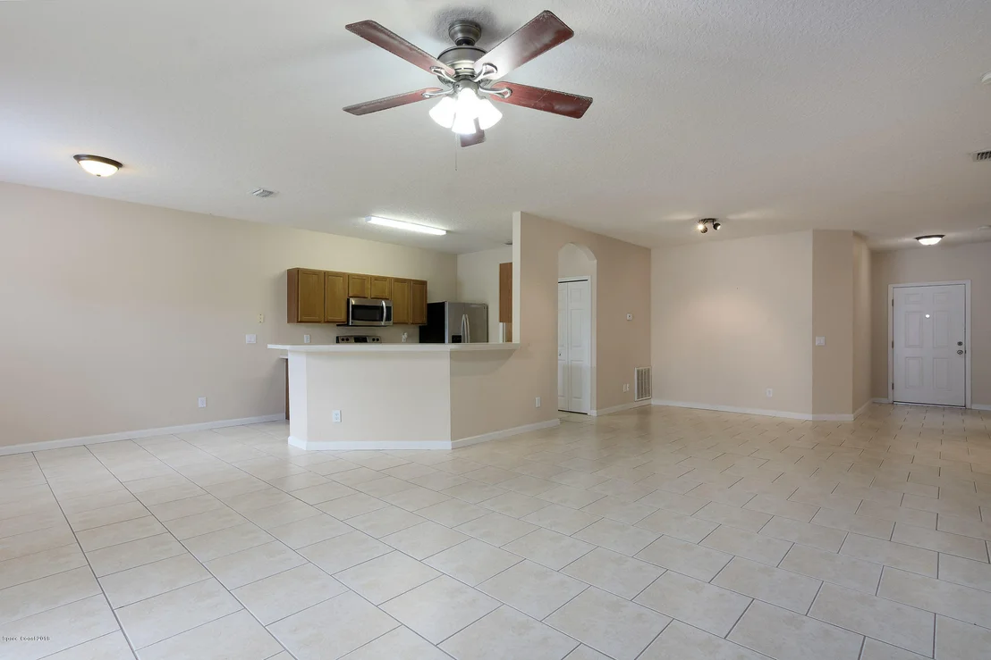 Photo of 462 Cressa Circle