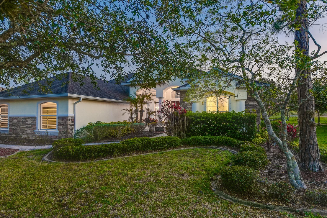 Photo of 2118 Windbrook Drive SE